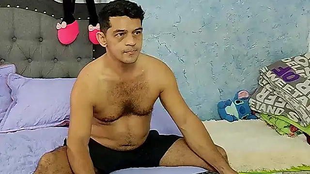 Nicolletorres2 online show from December 2, 9:16 pm