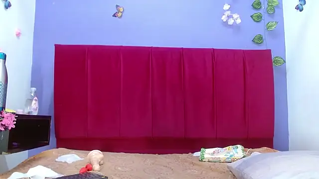 andrealopezcm101 online show from October 27, 11:44 am