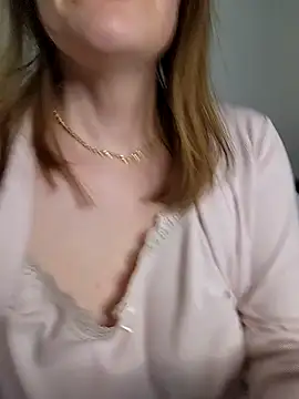 Snapshot of eliseelise0000 chatting on February 23, 2:57 am eliseelise0000 online show from February 23, 2:57 am