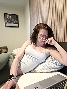 JezebelDutch online show from March 8, 3:15 pm