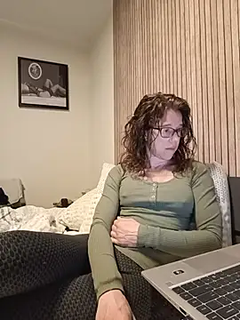 JezebelDutch online show from May 18, 6:40 am
