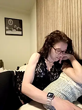 JezebelDutch online show from March 12, 2:10 pm