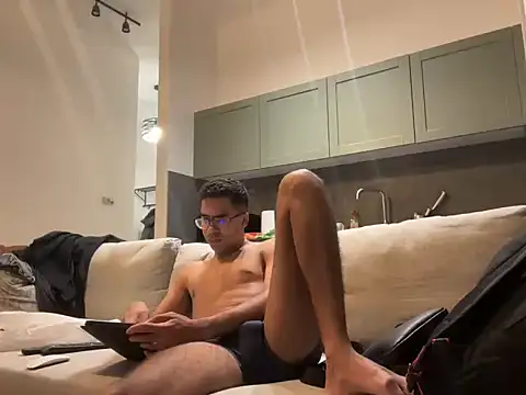 Snapshot of Markitos2323 chatting on November 24, 10:43 pm Markitos2323 online show from November 24, 10:43 pm