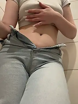 Cumonmme online show from February 13, 10:10 pm