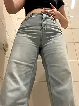 Snapshot of Cumonmme chatting on November 7, 7:51 pm Cumonmme online show from November 7, 7:51 pm