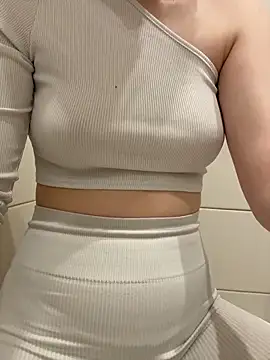 Cumonmme online show from December 17, 1:54 am