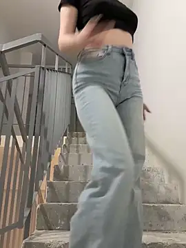 Snapshot of Cumonmme chatting on November 10, 9:42 pm Cumonmme online show from November 10, 9:42 pm