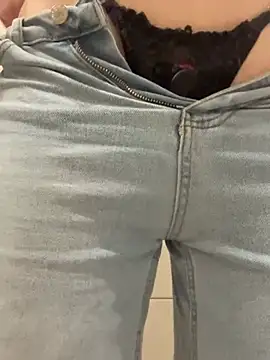 Cumonmme online show from February 7, 9:01 pm