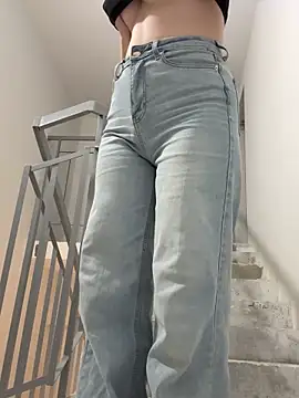 Snapshot of Cumonmme chatting on November 3, 8:23 pm Cumonmme online show from November 3, 8:23 pm