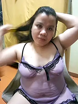 Snapshot of hotlyn45 chatting on September 29, 1:06 pm hotlyn45 online show from September 29, 1:06 pm