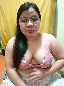 Snapshot of hotlyn45 chatting on September 24, 7:48 am hotlyn45 online show from September 24, 7:48 am