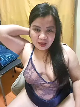 Snapshot of hotlyn45 chatting on October 17, 12:51 pm hotlyn45 online show from October 17, 12:51 pm