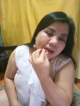 Snapshot of hotlyn45 chatting on October 18, 1:24 pm hotlyn45 online show from October 18, 1:24 pm
