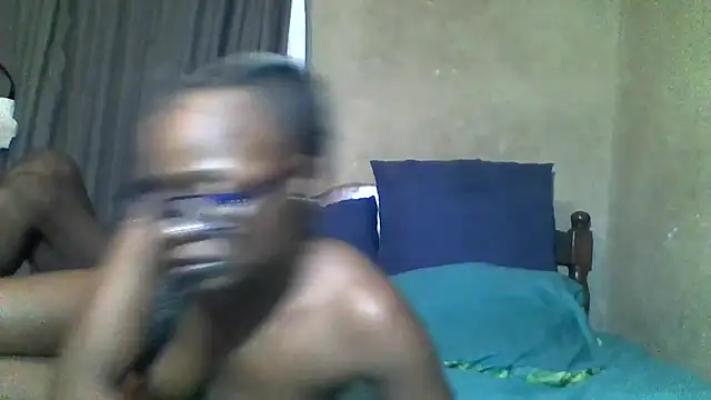 longdickson12345 online show from April 21, 10:27 pm