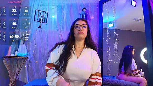 Shalyn Lux online show from October 19, 3:31 am