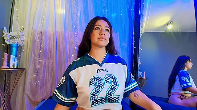 Snapshot of Shalyn_Lux chatting on November 7, 3:11 am Shalyn Lux online show from November 7, 3:11 am