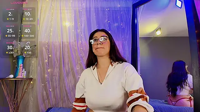 Snapshot of Shalyn_Lux chatting on November 3, 3:12 am Shalyn Lux online show from November 3, 3:12 am