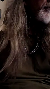 Snapshot of crassanova chatting on November 30, 3:40 am crassanova online show from November 30, 3:40 am