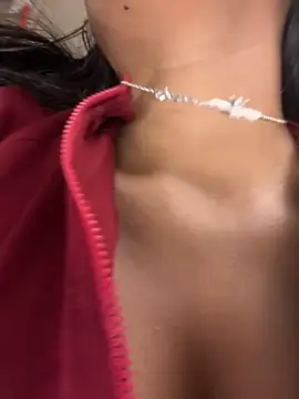 BrunetteBliss69 online show from May 15, 11:58 pm