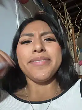 BrunetteBliss69 online show from April 13, 11:20 pm