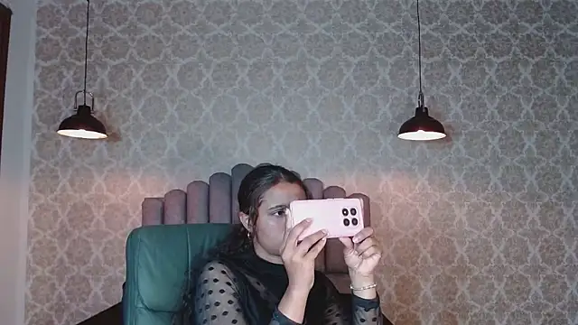 Snapshot of Kristall_06 chatting on October 3, 2:37 am Kristall 06 online show from October 3, 2:37 am