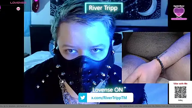 Snapshot of RiverTripp chatting on June 6, 1:22 am RiverTripp online show from June 6, 1:22 am