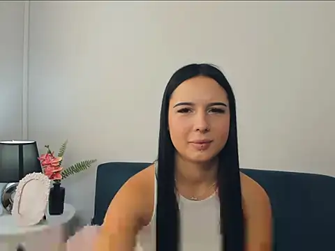 Snapshot of TaliaAdorable chatting on October 4, 7:43 am TaliaAdorable online show from October 4, 7:43 am
