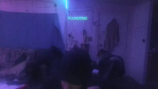 Poundtown1226 online show from January 12, 3:02 am