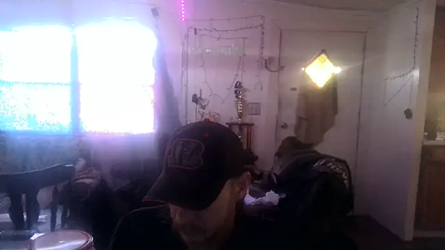 Poundtown1226 online show from January 5, 9:07 pm