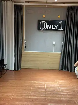 anhkiet huang online show from November 2, 9:58 am