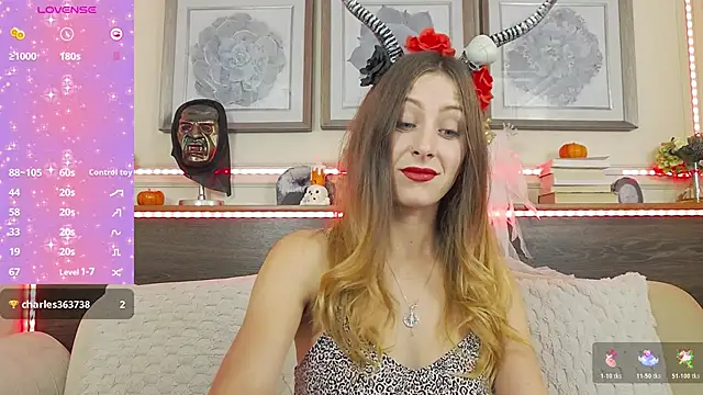 MuseDollX online show from October 19, 7:05 pm