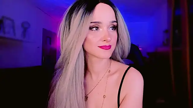 Snapshot of MistressJolie chatting on January 16, 3:16 pm MistressJolie online show from January 16, 3:16 pm