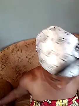 sweetdebbiexxxx online show from October 22, 9:20 am