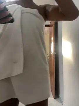 Katianesantos online show from February 18, 8:05 pm