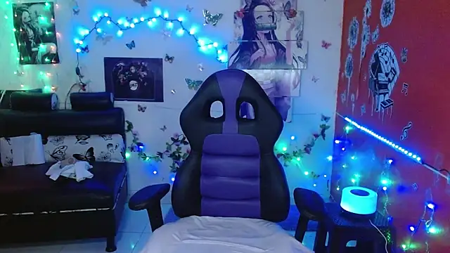 Snapshot of carol_20 chatting on March 12, 7:46 am carol 20 online show from March 12, 7:46 am