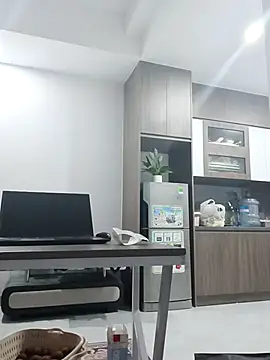 Snapshot of susu_baby chatting on June 27, 4:02 pm susu baby online show from June 27, 4:02 pm