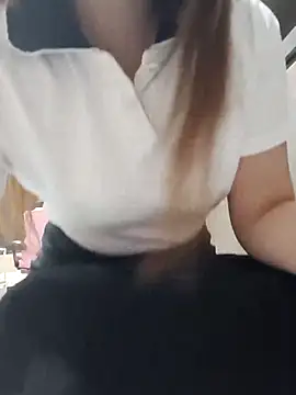 Snapshot of susu_baby chatting on June 12, 11:41 am susu baby online show from June 12, 11:41 am