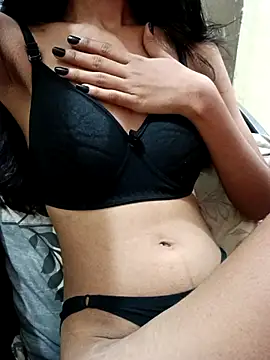 Daizy Shah online show from October 7, 11:17 pm