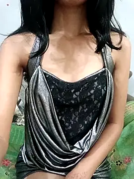 Daizy Shah online show from March 8, 5:38 pm