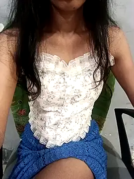 Daizy Shah online show from May 9, 3:48 pm