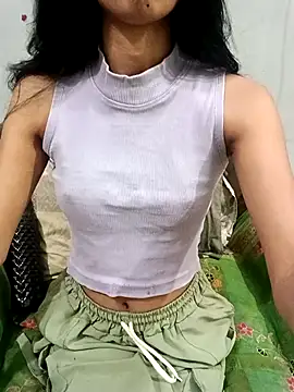 Daizy Shah online show from March 30, 10:00 pm