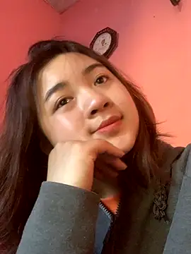 Snapshot of Lonnina chatting on October 5, 9:44 am Lonnina online show from October 5, 9:44 am