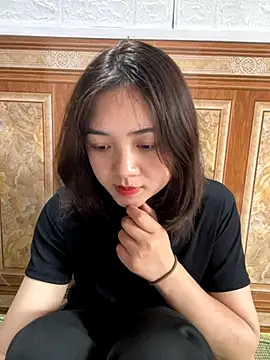 Snapshot of Lonnina chatting on October 30, 6:34 am Lonnina online show from October 30, 6:34 am