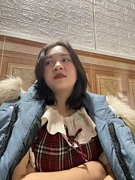 Snapshot of Lonnina chatting on November 3, 1:44 am Lonnina online show from November 3, 1:44 am