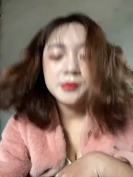 Snapshot of Lonnina chatting on December 2, 2:12 am Lonnina online show from December 2, 2:12 am