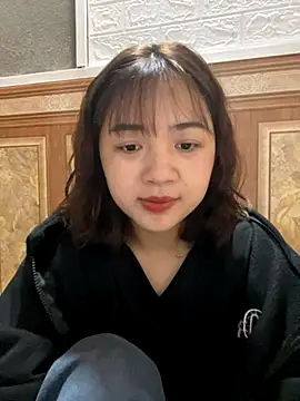 Snapshot of Lonnina chatting on November 5, 7:33 am Lonnina online show from November 5, 7:33 am