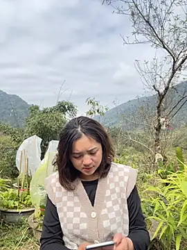 Snapshot of Lonnina chatting on November 21, 5:28 am Lonnina online show from November 21, 5:28 am