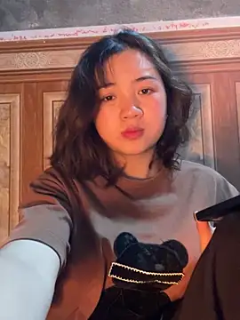 Snapshot of Lonnina chatting on November 7, 3:05 pm Lonnina online show from November 7, 3:05 pm