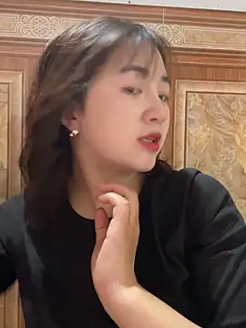 Snapshot of Lonnina chatting on November 16, 3:44 am Lonnina online show from November 16, 3:44 am