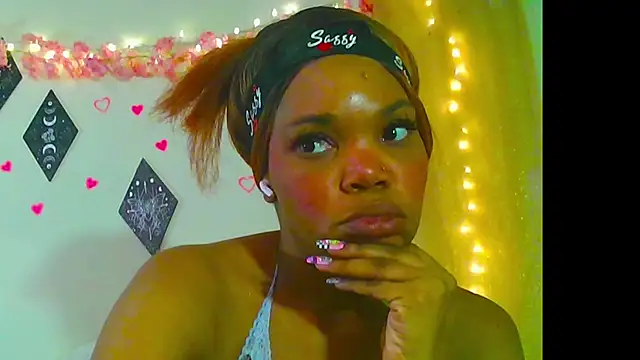 LunaNova999 online show from December 3, 12:01 am